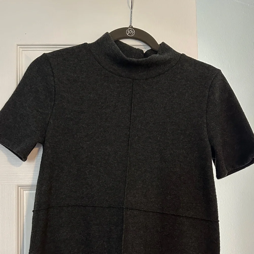 Elegant Gray Women's Dress - Picture 4 of 4